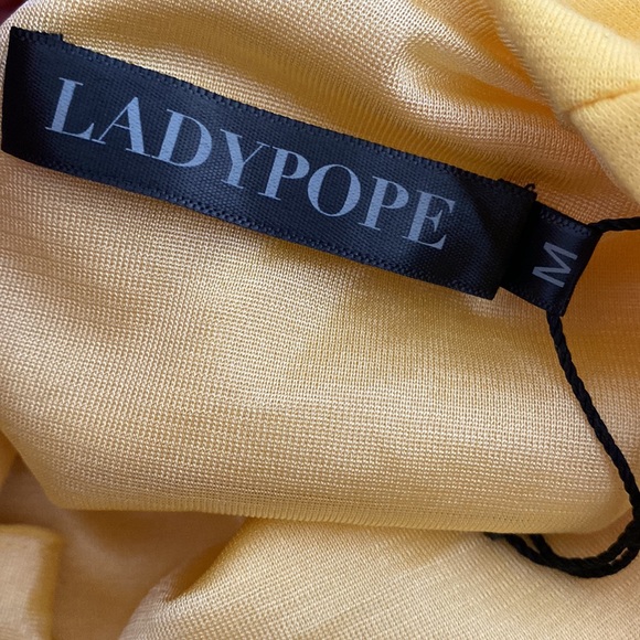 Fun spring/summer dress! - Picture 2 of 3